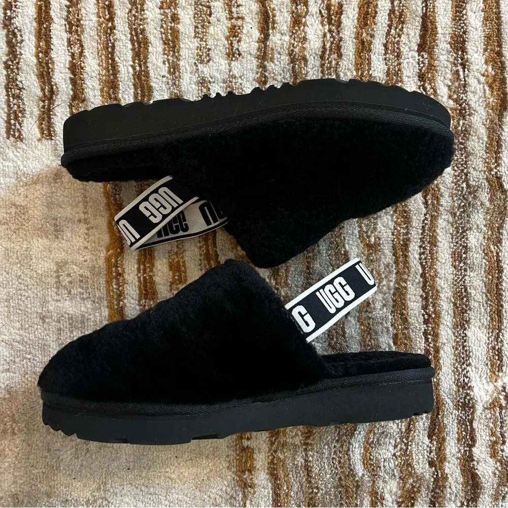 UGG Black Fluff Yeah Clog Plush Slippers (Kids 1-2?)
